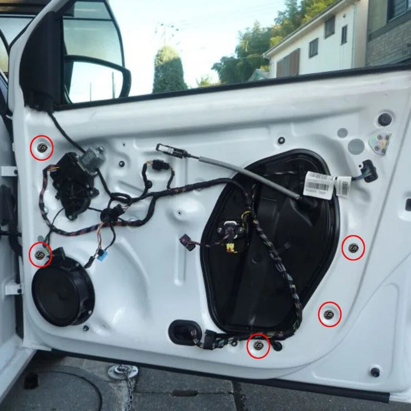 Kit 40 Clips Fixação Painel Porta Automóvel — VW Caddy Touran Tiguan (Ref 7L6868243) | Carbit